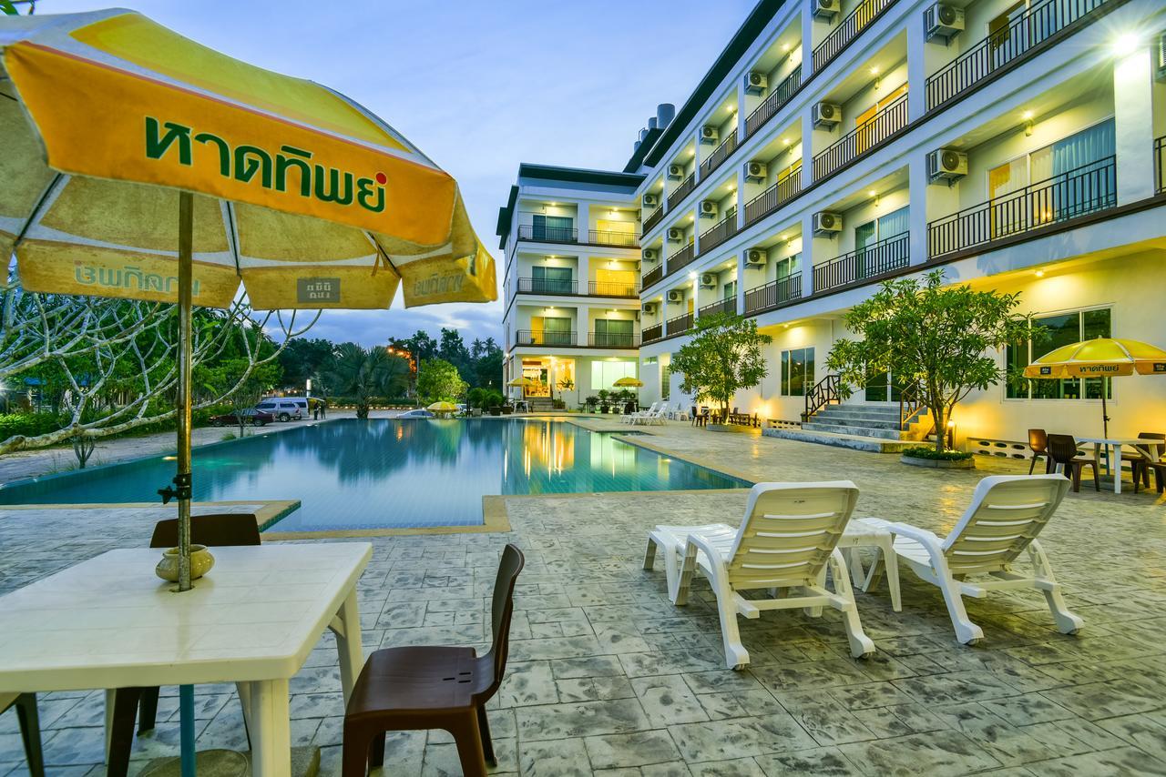 צ'ומפון Southgate Residence Hotel - Sha Certified מראה חיצוני תמונה