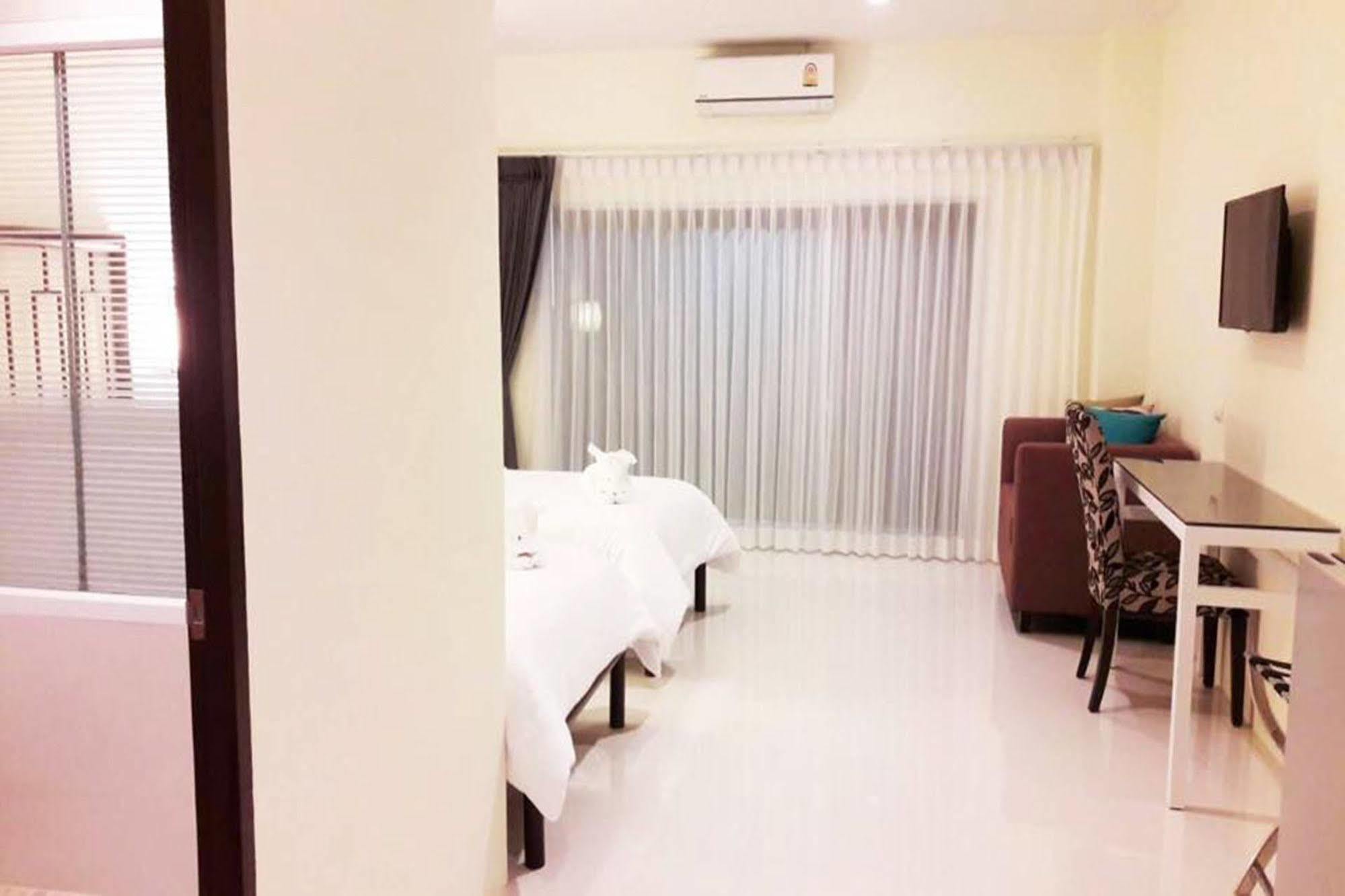 צ'ומפון Southgate Residence Hotel - Sha Certified מראה חיצוני תמונה