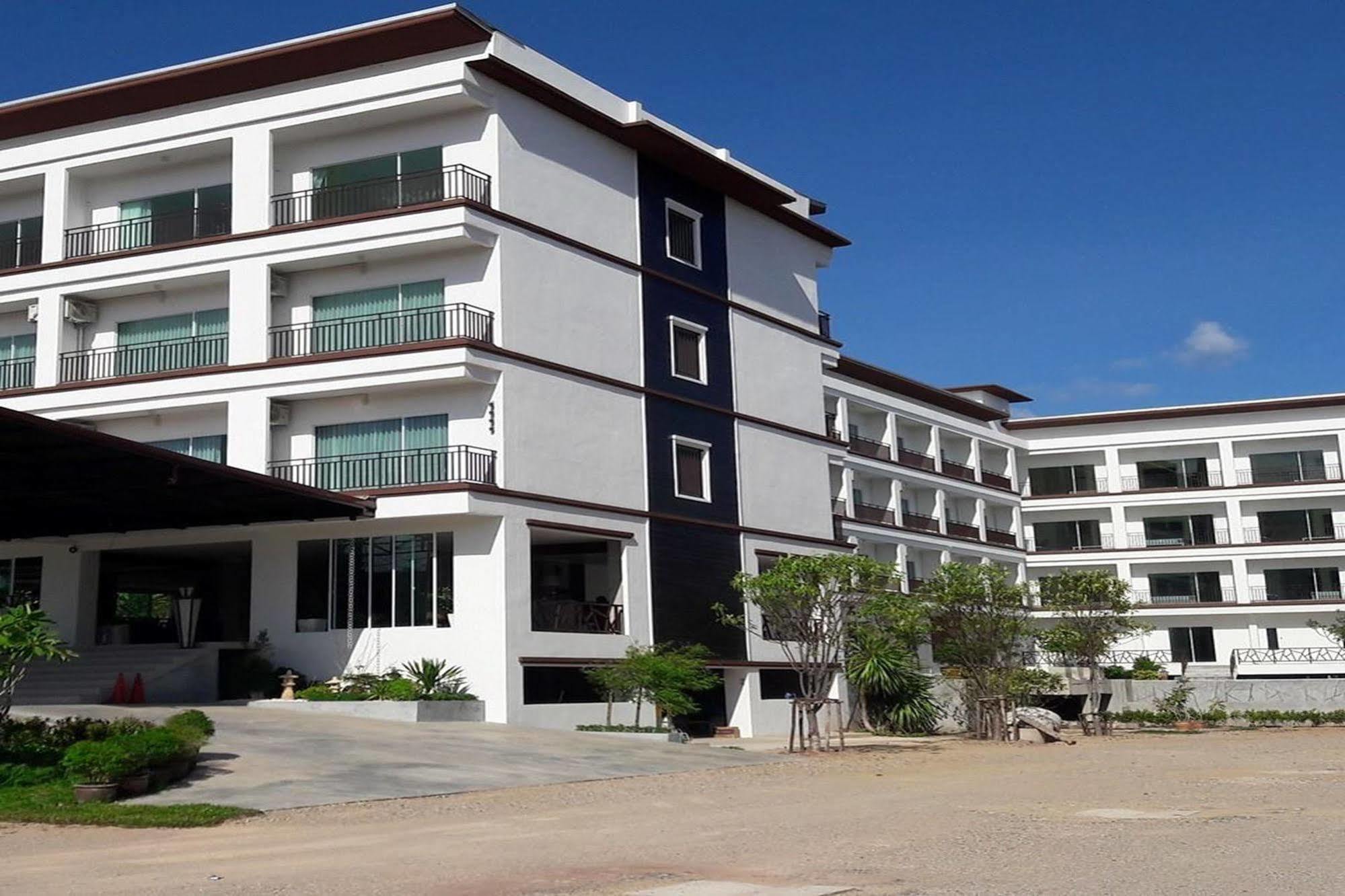 צ'ומפון Southgate Residence Hotel - Sha Certified מראה חיצוני תמונה