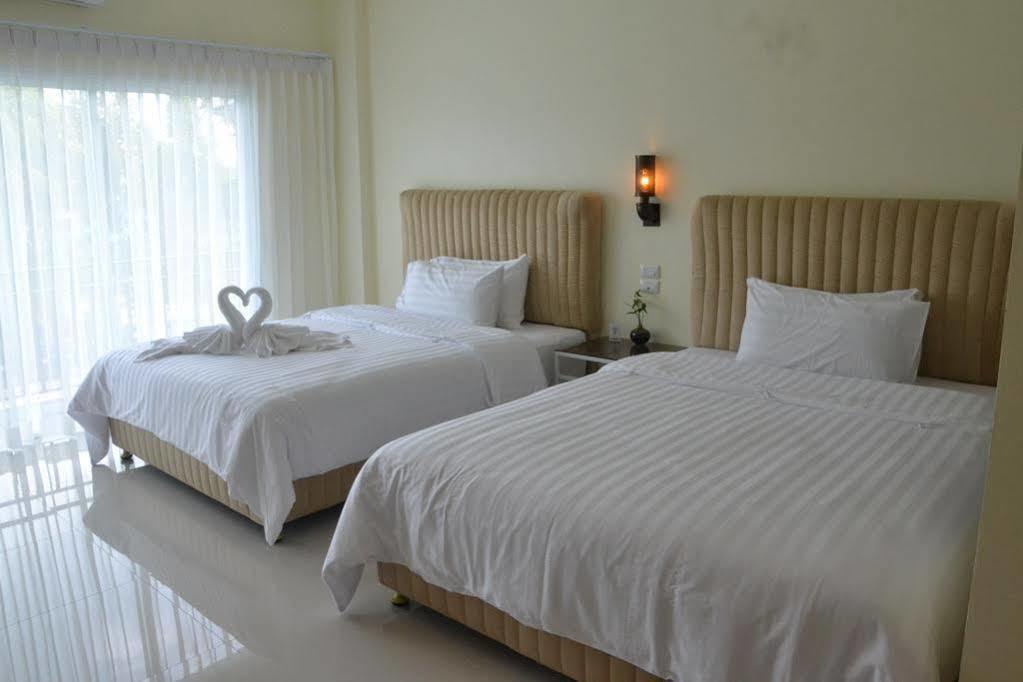 צ'ומפון Southgate Residence Hotel - Sha Certified מראה חיצוני תמונה